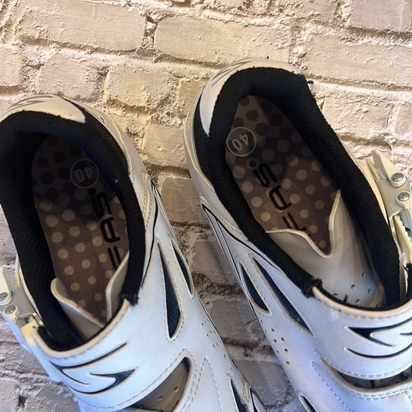 Ladies spin shoes size 40 - Picture 2 of 5